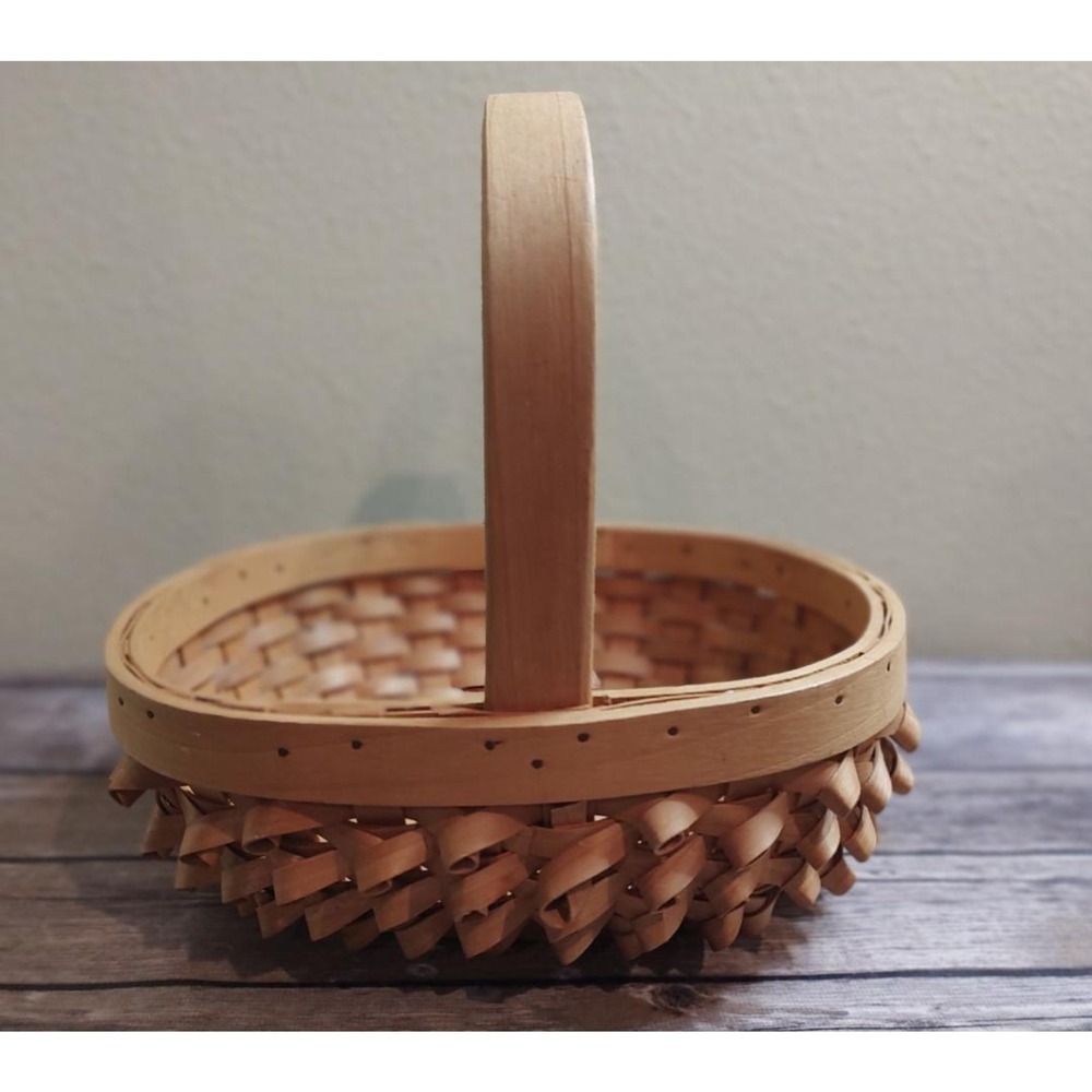 Vtg Primitive Woven Basket Oval Shaped Storage Basket Easter Decor A9